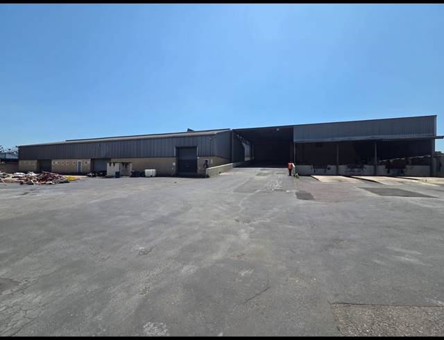 7,300M² WAREHOUSE TO LET IN MEREBANK EAST